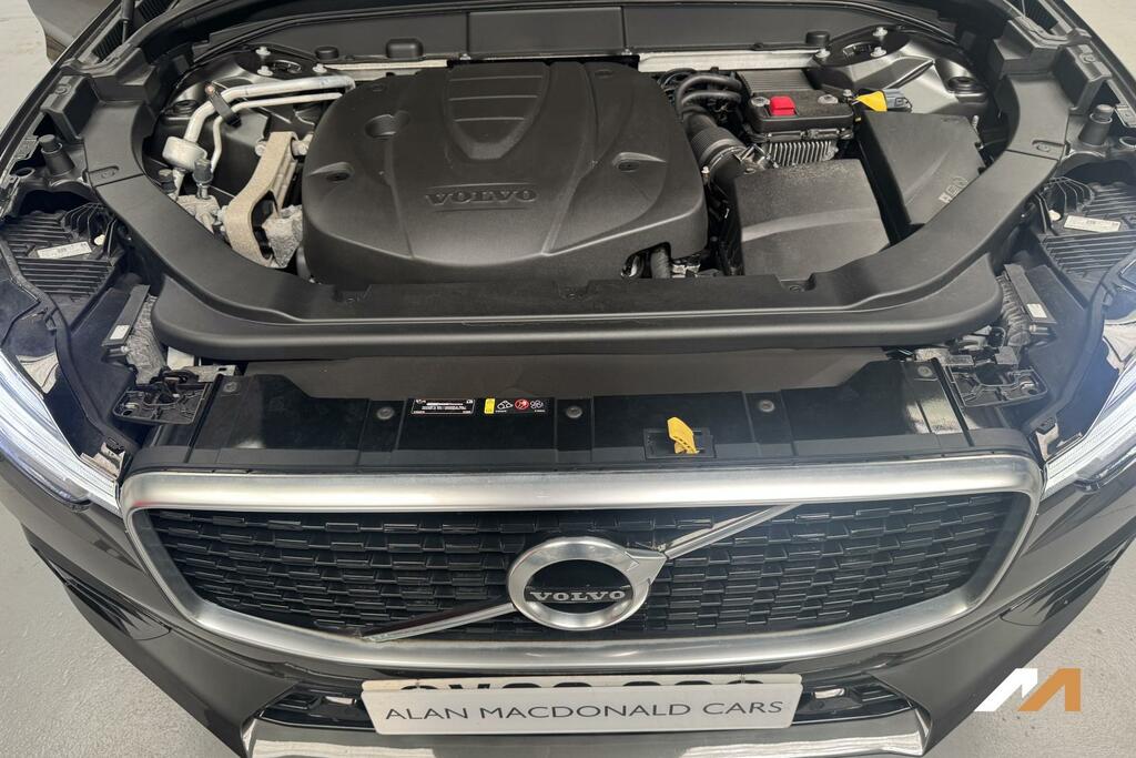 Volvo XC60 T4 Edition Black #17
