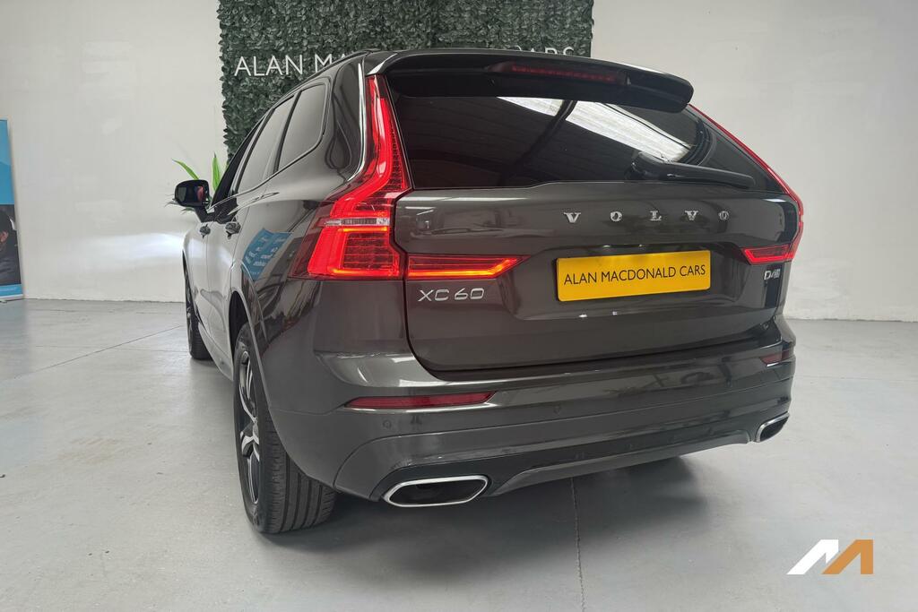 Volvo XC60 T4 Edition Black #16