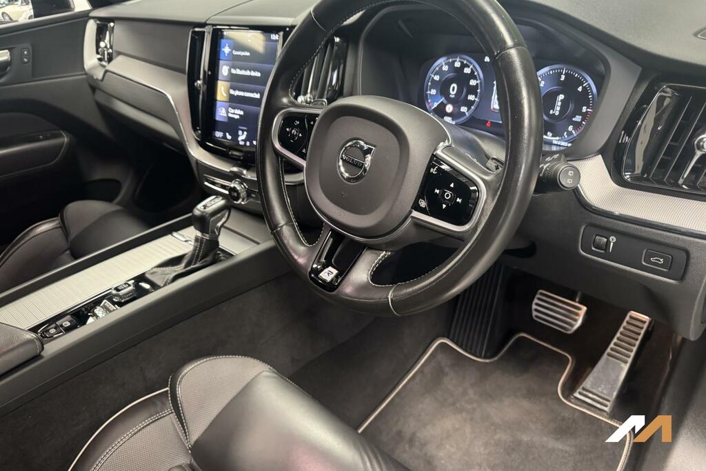 Volvo XC60 T4 Edition Black #18