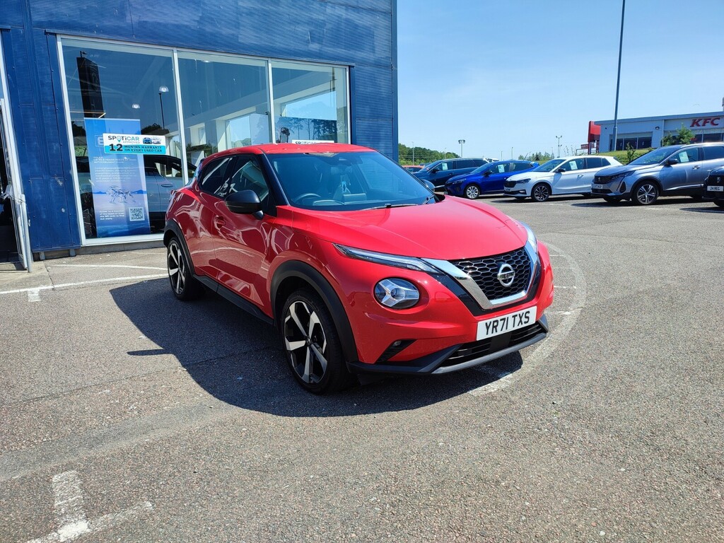 Nissan Juke 1.0 Dig-t 114 Tekna Red