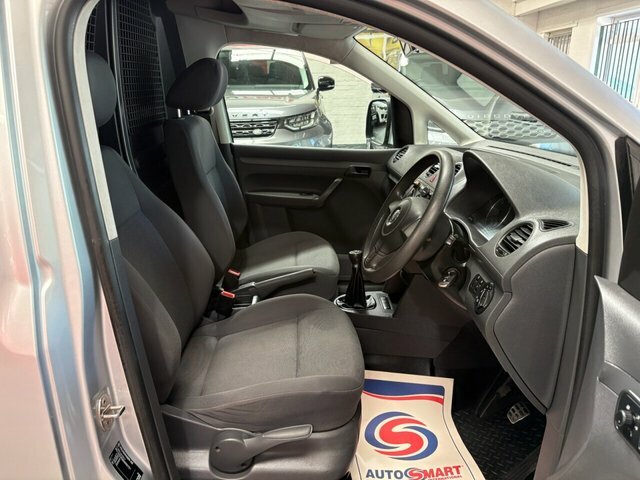 Volkswagen Caddy Mpv White #16
