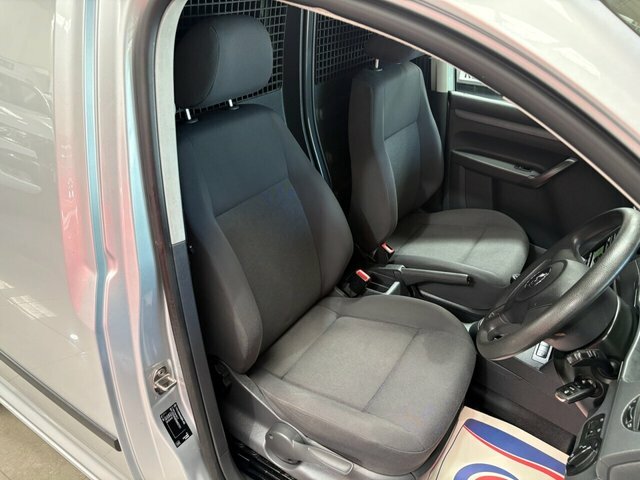 Volkswagen Caddy Mpv White #19
