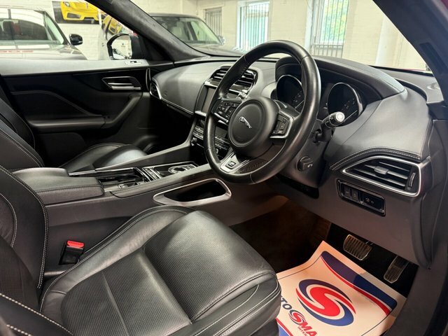 Jaguar F-Pace F-pace R-sport Awd D Red #16