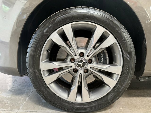Mercedes-Benz V Class V 220 D Amg Line Silver #12