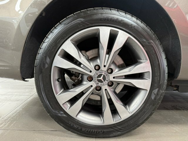 Mercedes-Benz V Class V 220 D Amg Line Silver #14