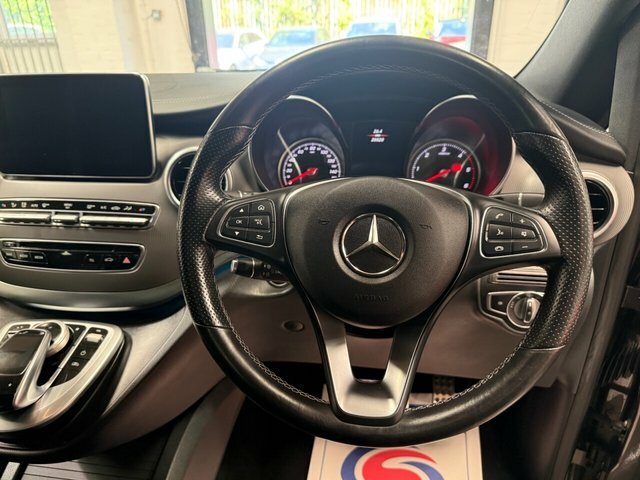 Mercedes-Benz V Class V 220 D Amg Line Silver #19