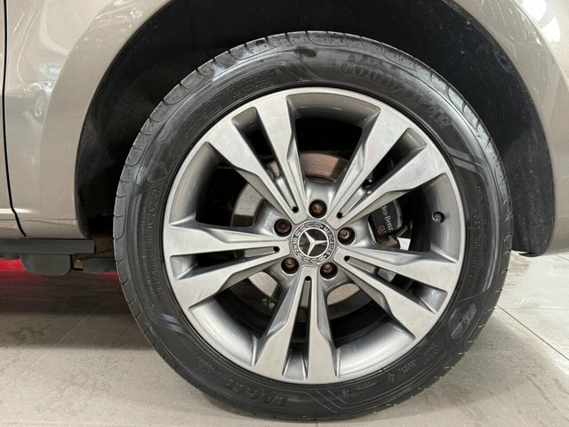 Mercedes-Benz V Class V 220 D Amg Line Silver #13