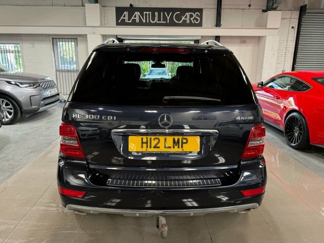 Mercedes-Benz M Class 2011 3.0 Ml300 Cdi V6 Blueefficiency Grand Edition Black #4
