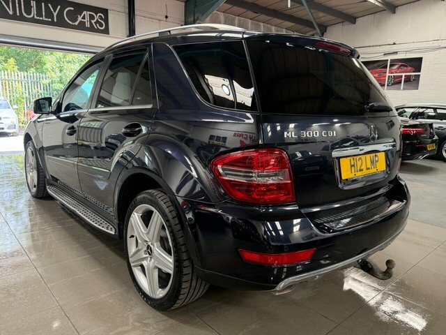 Mercedes-Benz M Class 2011 3.0 Ml300 Cdi V6 Blueefficiency Grand Edition Black #5