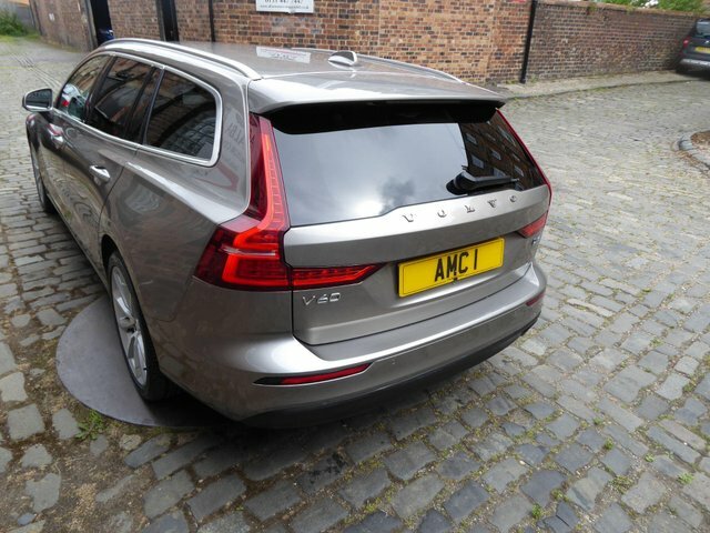 Volvo V60 2.0 D3 Momentum Plus Grey #4