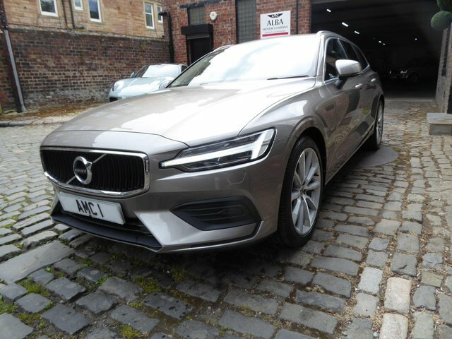 Volvo V60 2.0 D3 Momentum Plus Grey #3