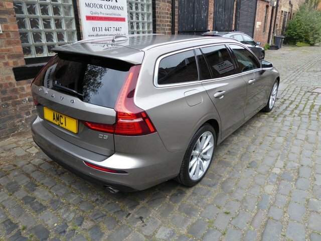 Volvo V60 2.0 D3 Momentum Plus Grey #6