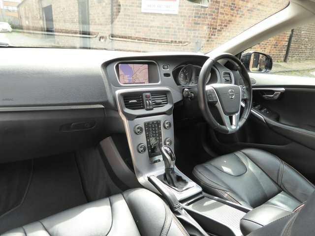 Volvo V40 Cross Country T3 Pro Red #12