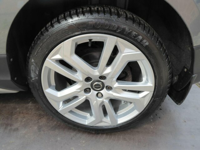 Volvo V40 Cross Country T3 Pro Red #9