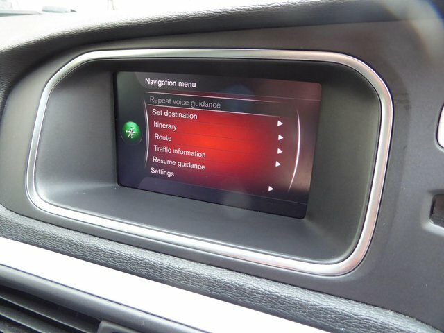 Volvo V40 Cross Country T3 Pro Red #16