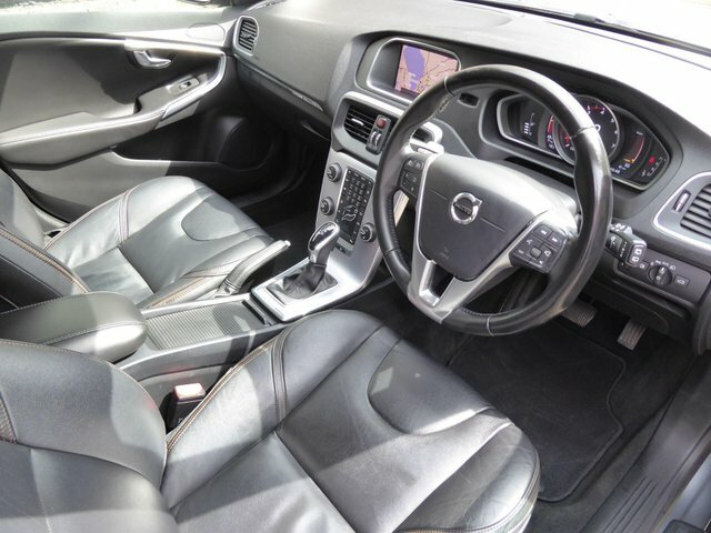 Volvo V40 Cross Country T3 Pro Red #11