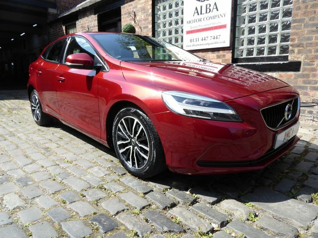 Volvo V40 2.0 D2 Momentum Nav Red
