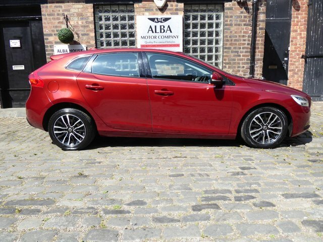 Volvo V40 D3 4 Cyl 150 R Design Nav Plus #9