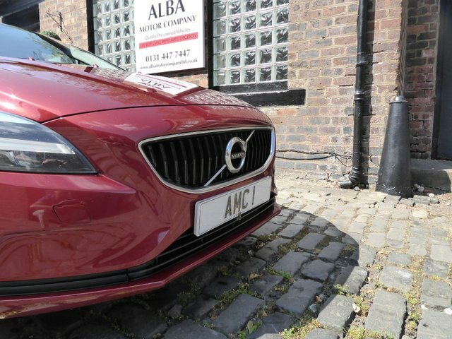 Volvo V40 D3 4 Cyl 150 R Design Nav Plus #10
