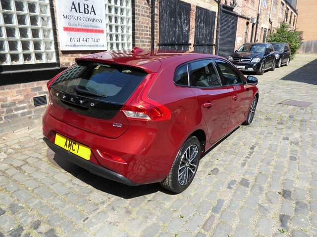 Volvo V40 2.0 D2 Momentum Nav Red #6