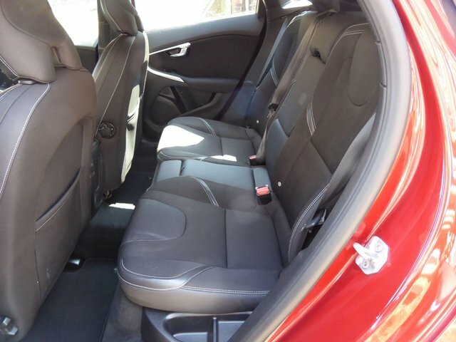 Volvo V40 D3 4 Cyl 150 R Design Nav Plus #17