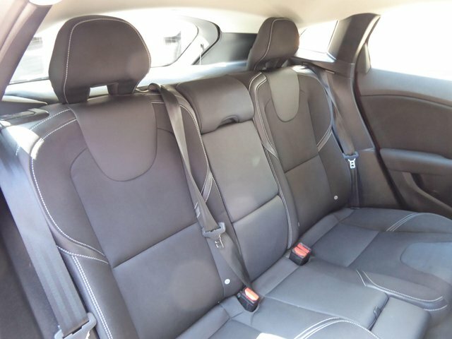 Volvo V40 D3 4 Cyl 150 R Design Nav Plus #19