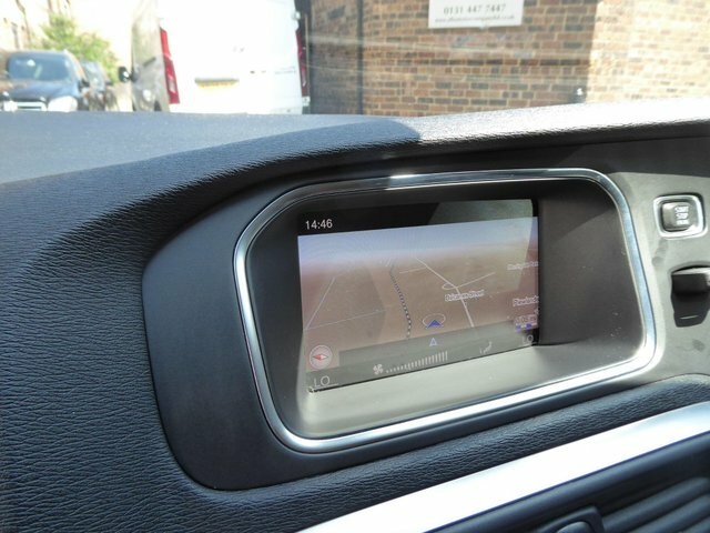 Volvo V40 D3 4 Cyl 150 R Design Nav Plus #20