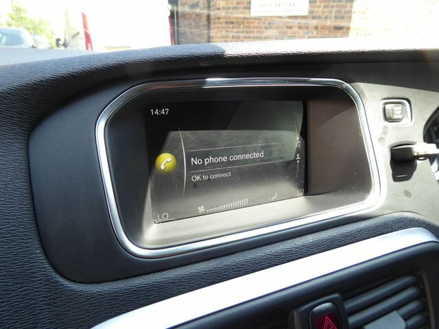 Volvo V40 D3 4 Cyl 150 R Design Nav Plus #21