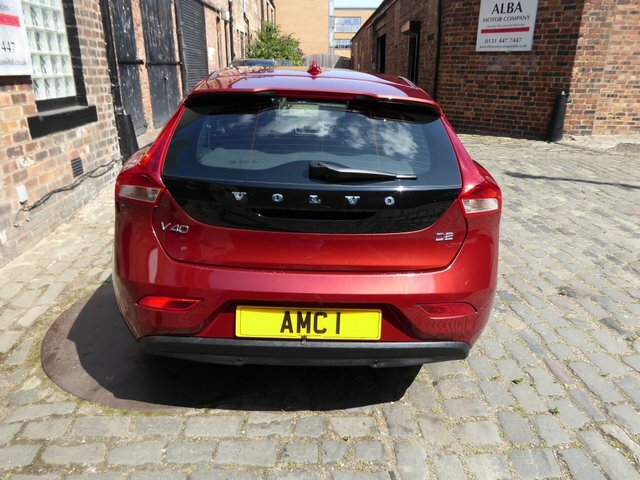 Volvo V40 2.0 D2 Momentum Nav Red #5