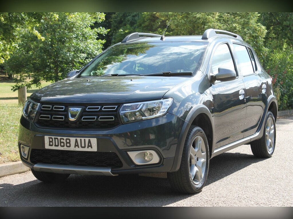 Dacia Sandero Stepway 0.9 Tce Essential Hatchback Euro Grey