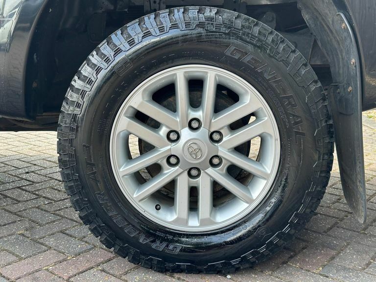 Toyota HILUX 3.0 D-4d Invincible Pickup Double Cab A Grey #13