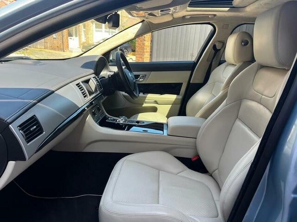 Jaguar XF 3.0D S V6 Portfolio Sportbrake Euro 5 S S Blue #4