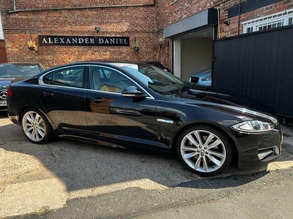 Jaguar XF Saloon Blue #28