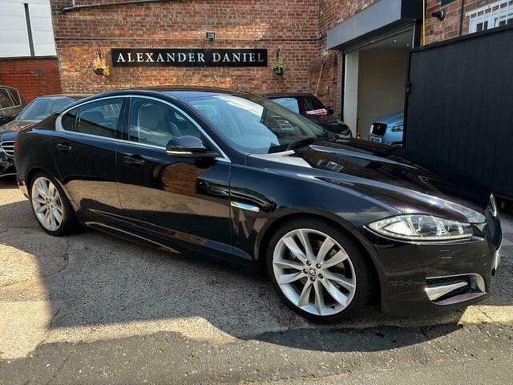 Jaguar XF Saloon Blue #33