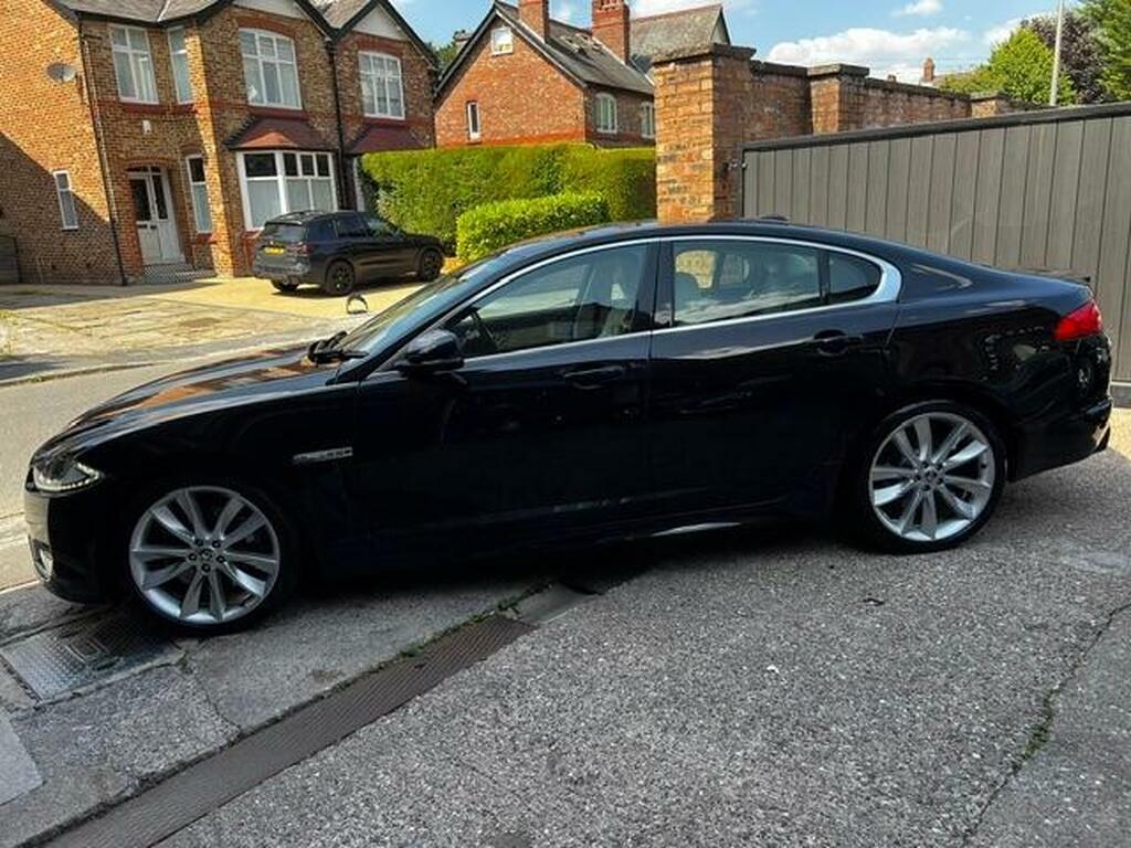 Jaguar XF Saloon Blue #26