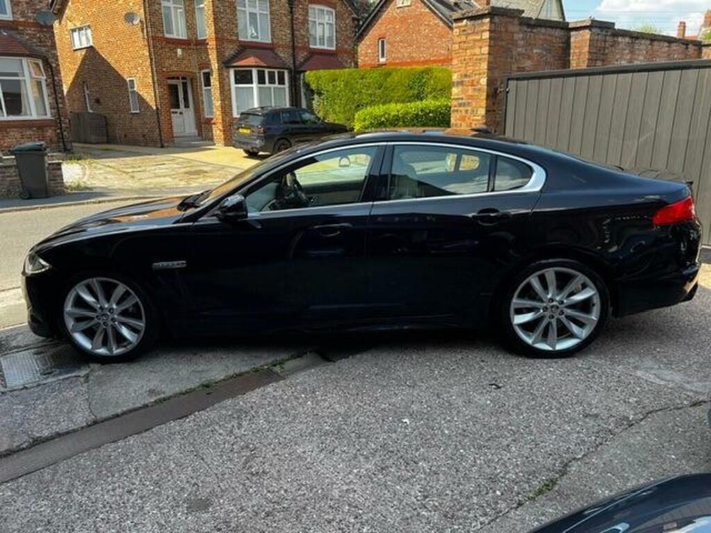 Jaguar XF Saloon Blue #29