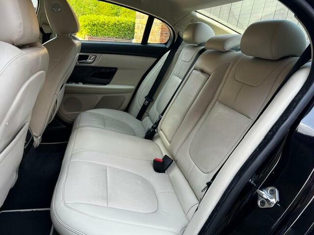 Jaguar XF Saloon Blue #12