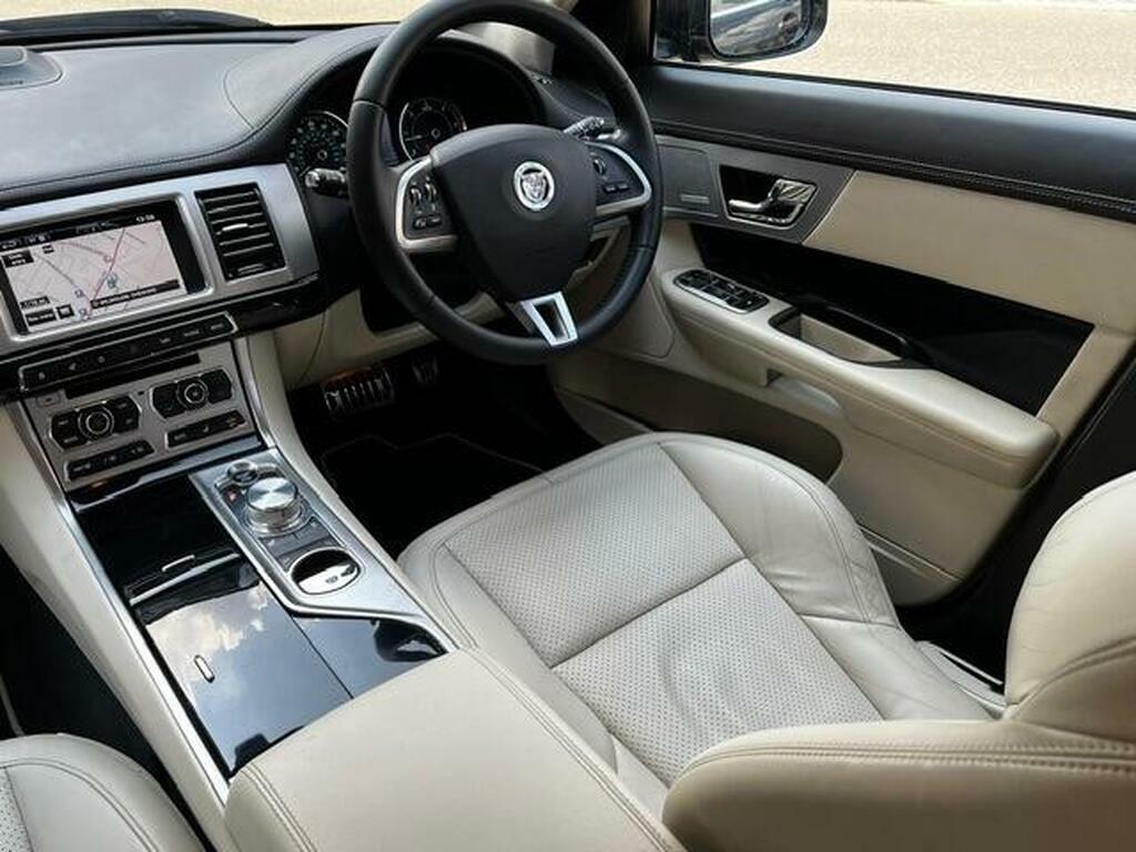 Jaguar XF Saloon Blue #11