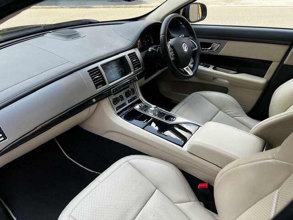Jaguar XF 3.0D S V6 Portfolio Euro 5 Black #5