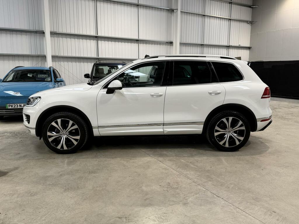 Volkswagen Touareg 3.0 Tdi V6 Bluemotion Tech R-line Suv T White #5
