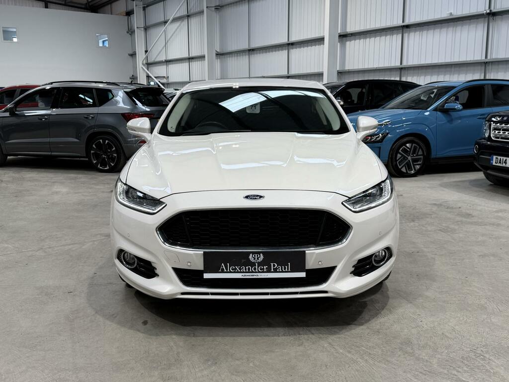 Ford Mondeo 2.0 Tdci Titanium Hatchback Powershift White #2
