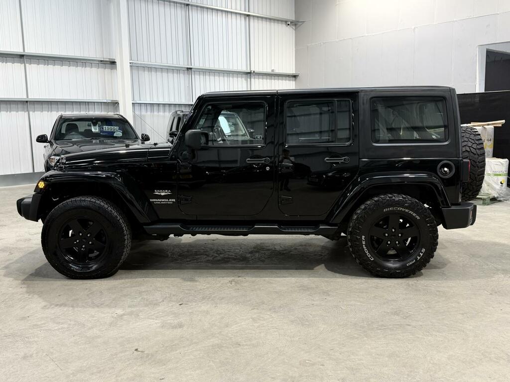 Jeep Wrangler Sahara Black #3