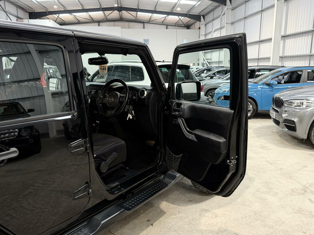 Jeep Wrangler Sahara Black #5