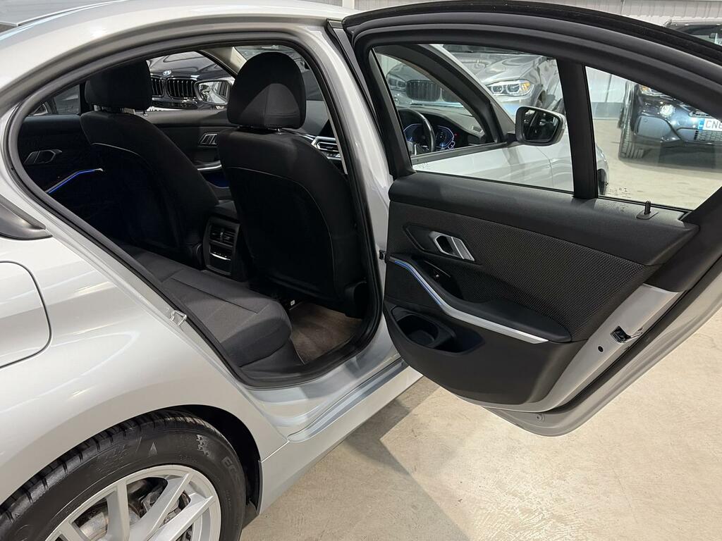 BMW 3 Series 320I M Sport Step White #27