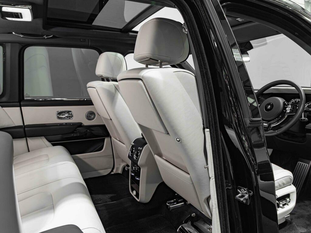 Rolls-Royce Cullinan Cullinan V12 Black #29