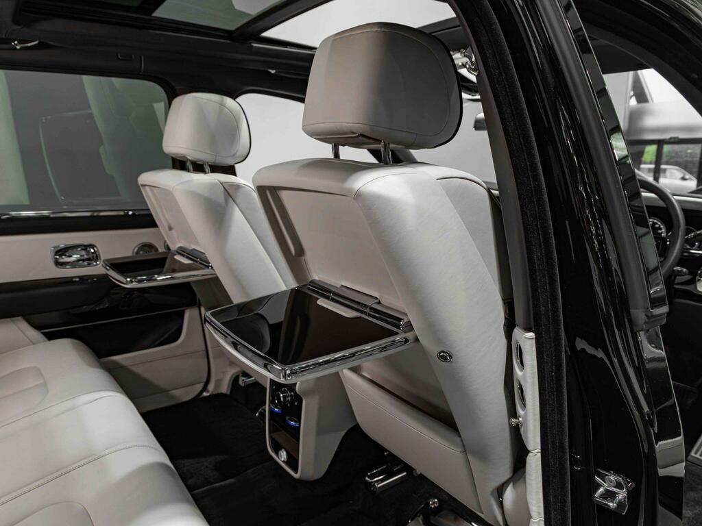 Rolls-Royce Cullinan Cullinan V12 Black #4