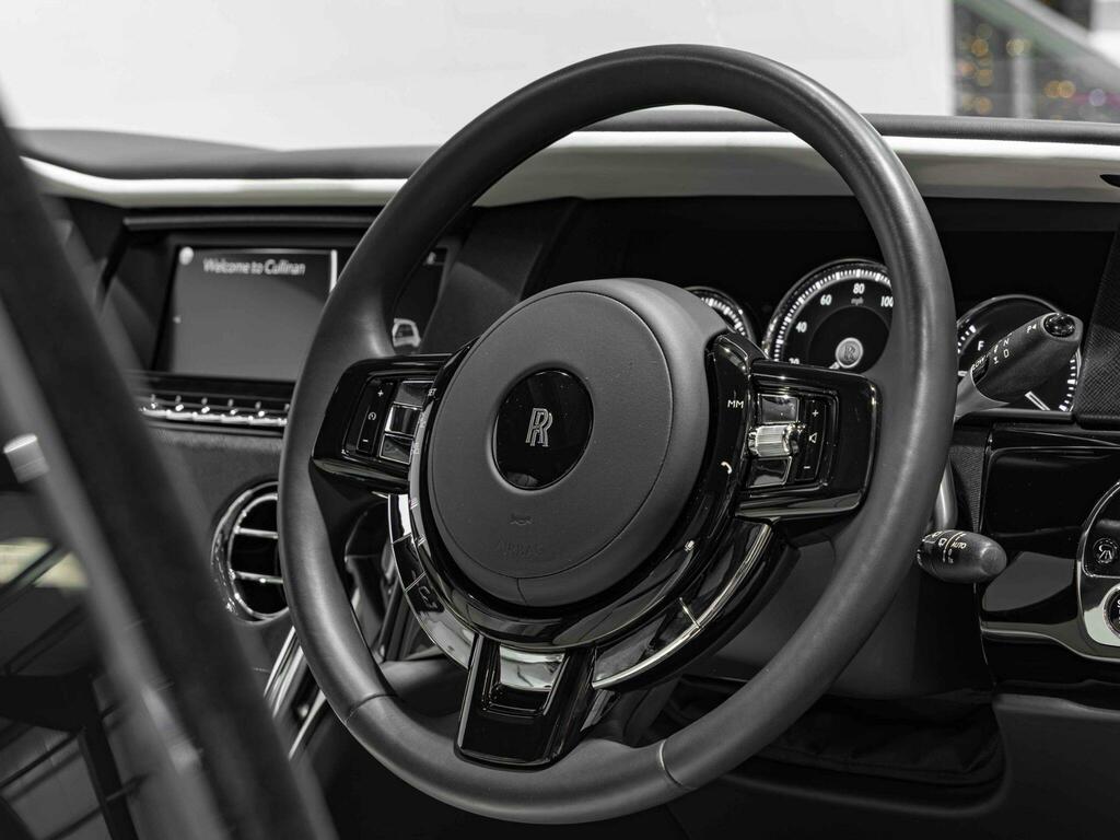 Rolls-Royce Cullinan Cullinan V12 Black #20