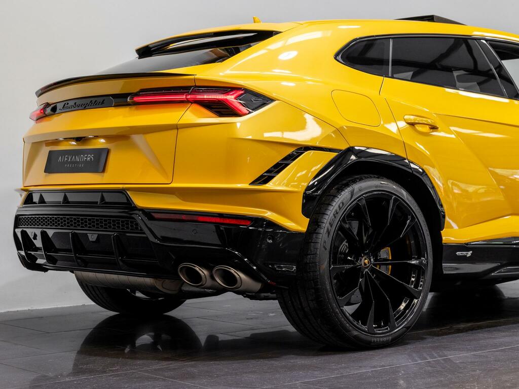 Lamborghini Urus S #29