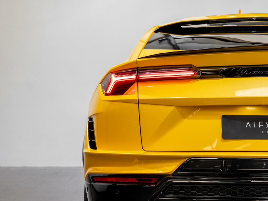 Lamborghini Urus S #31