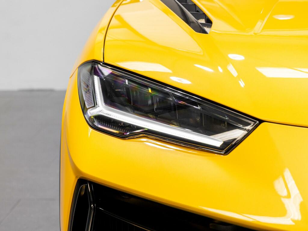 Lamborghini Urus S #23